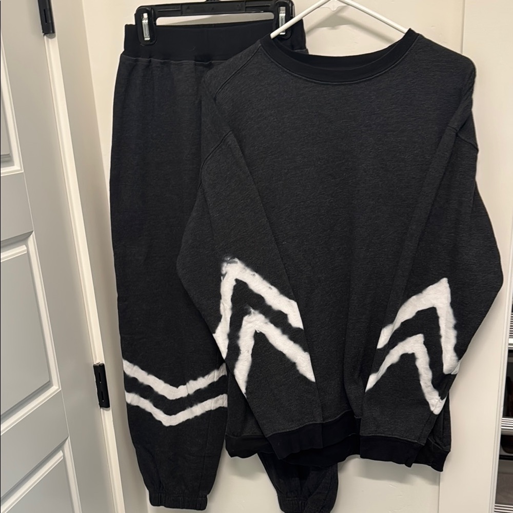 Natural Life Charcoal Gray with White Sweatshirt and Jogger Set